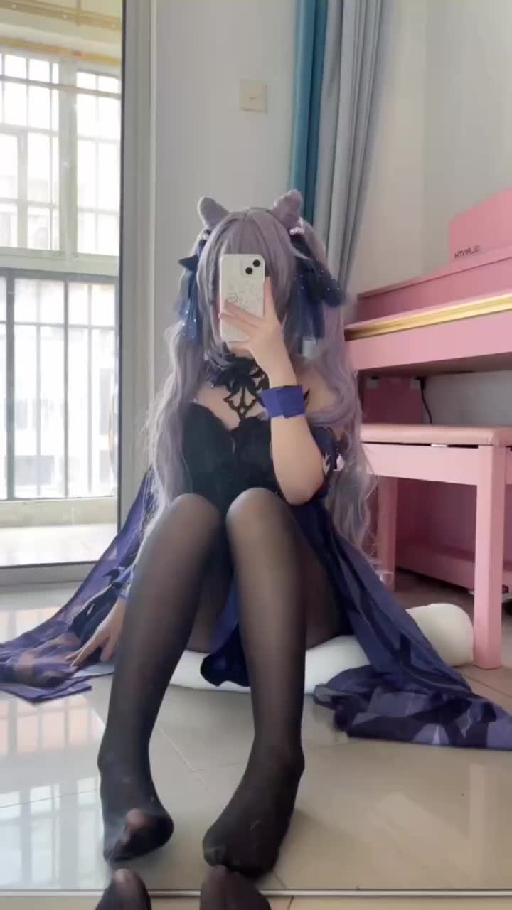 原神 刻晴 霓裾翩跹 黑丝 踩玩偶 秀足