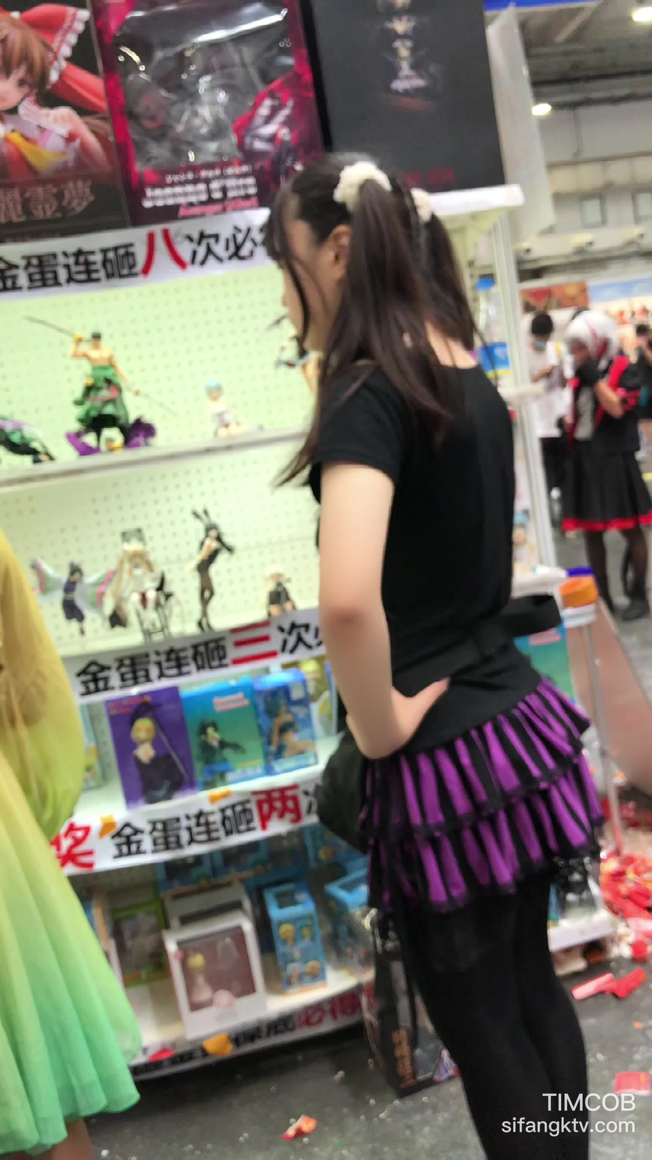 地双马尾 雷系 黑丝 网袜 无内 尾随 抄底 偷拍