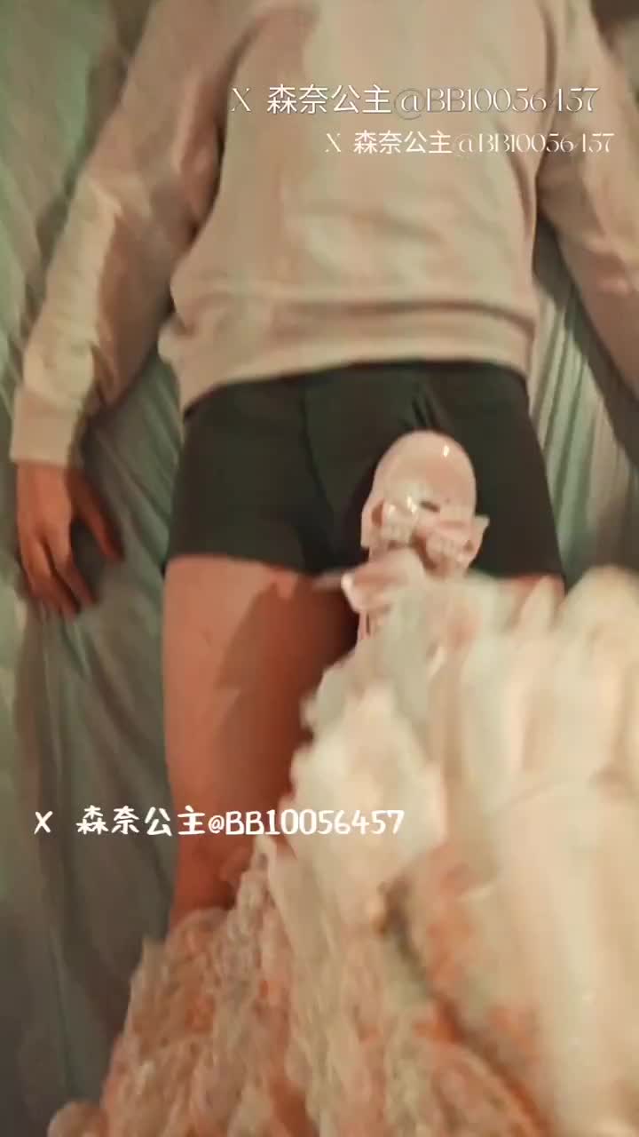 洛丽塔 lo鞋 厚白丝 踩鸡 调教 踢裆 隔板 足交