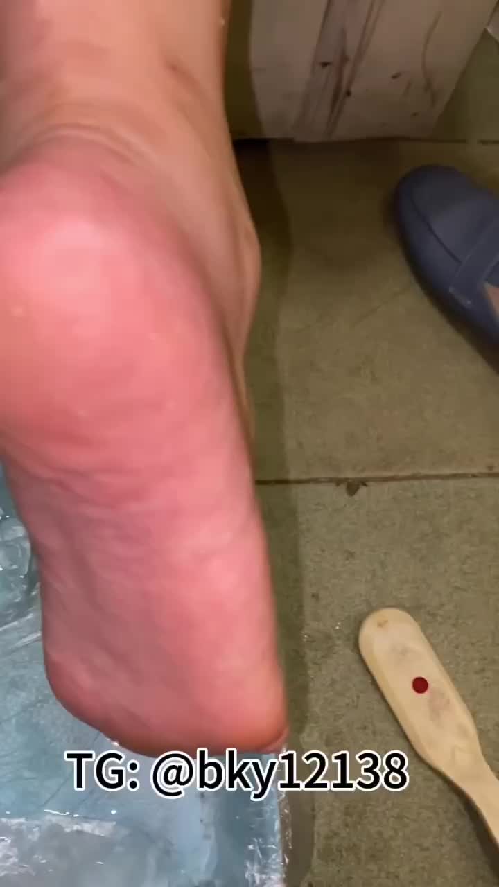 素人 裸足 美甲店 修脚 舔脚 足交