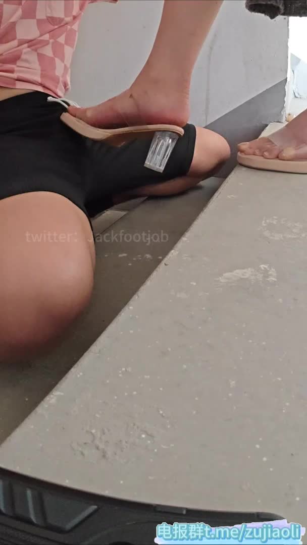 jackfootjob 裸足 透明高跟鞋 棉袜套鸡 楼道 足交