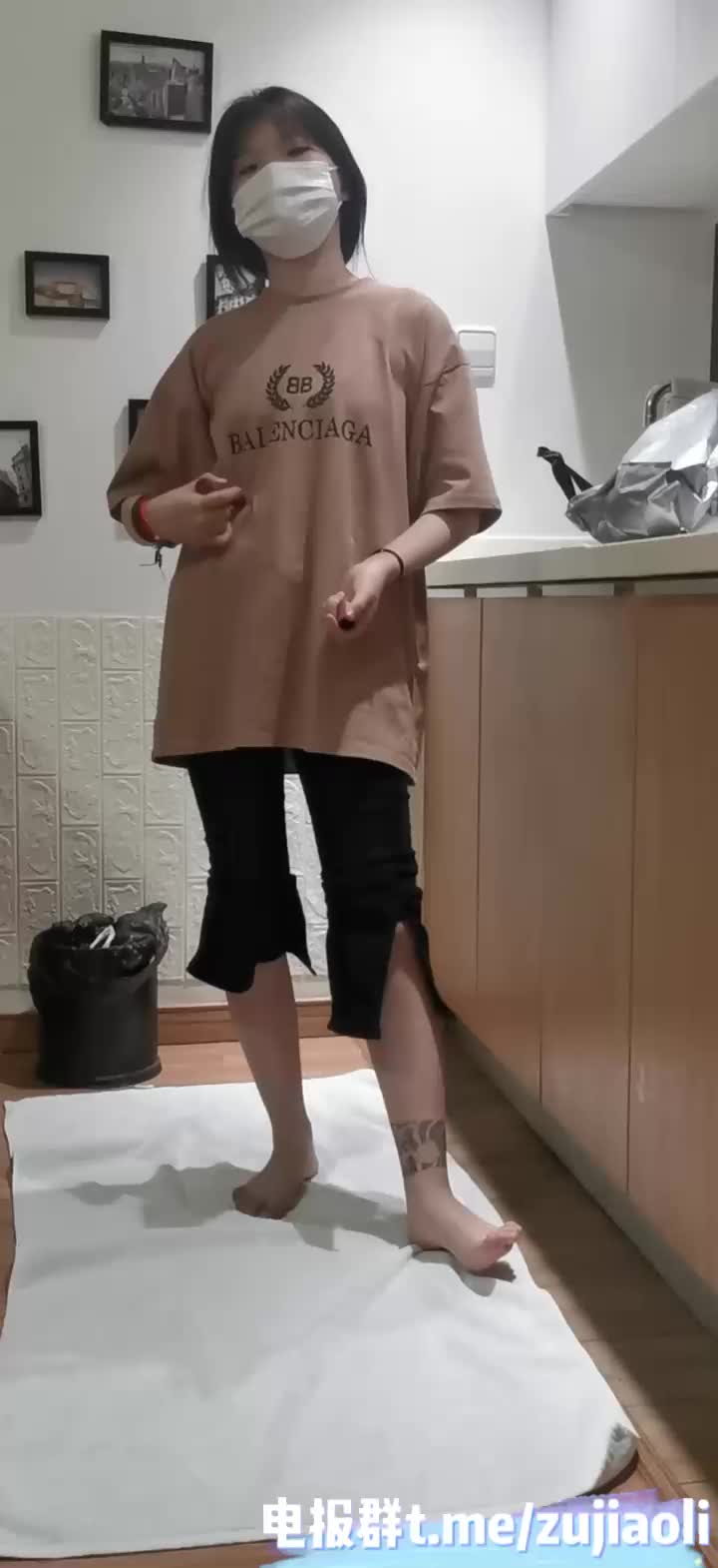 萝莉 裸足 全体重踩踏 秀足