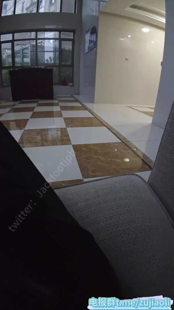 楼道 透明高跟 裸足 灰袜 足交 射在棉袜上