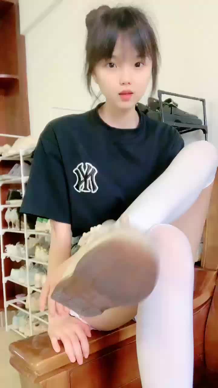 萝莉 lo鞋 白丝 裸足 羞辱 红绿灯 倒计时 撸管指挥 连榨三次