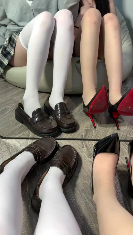 推特网红 前妻 双人 丝足 秀足 羞辱 假鸡鸡 撸管指挥