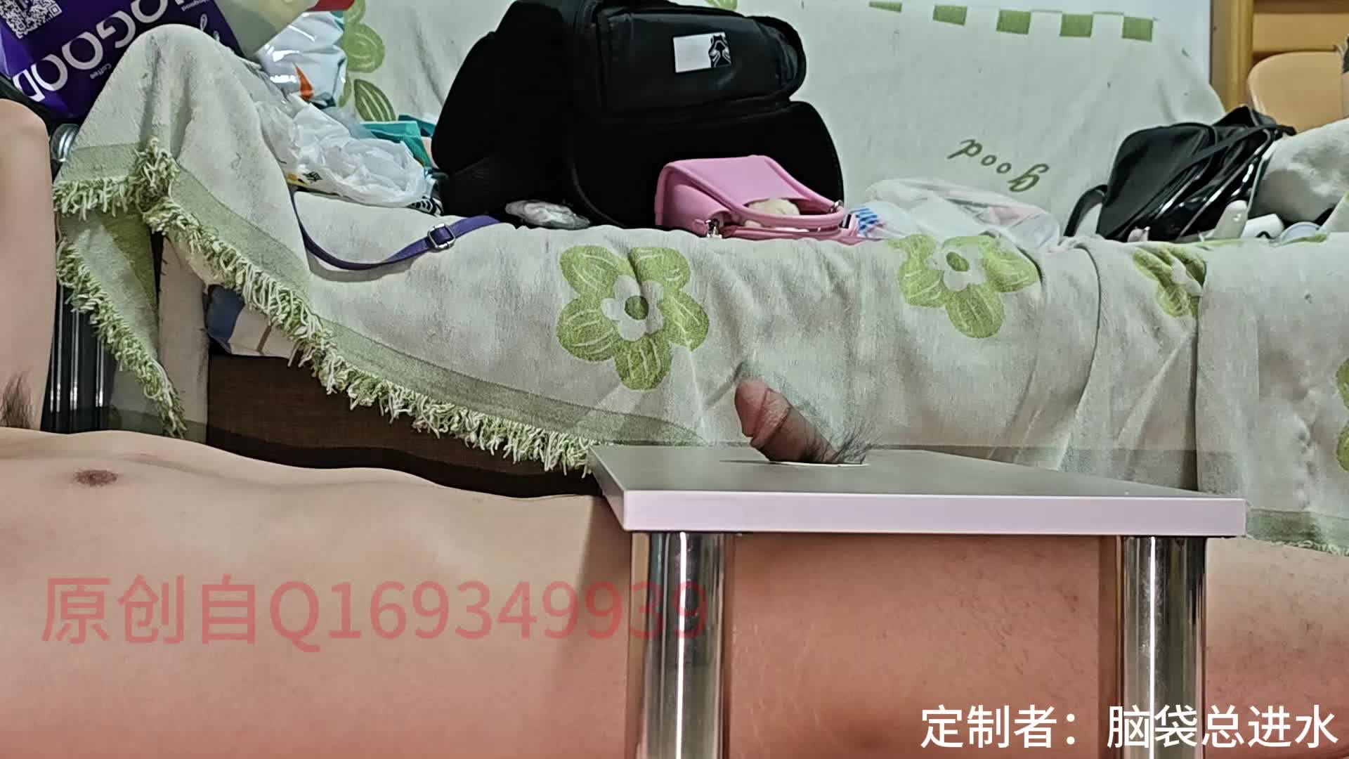 牛仔裤 运动鞋 隔板 踩鸡 鞋交