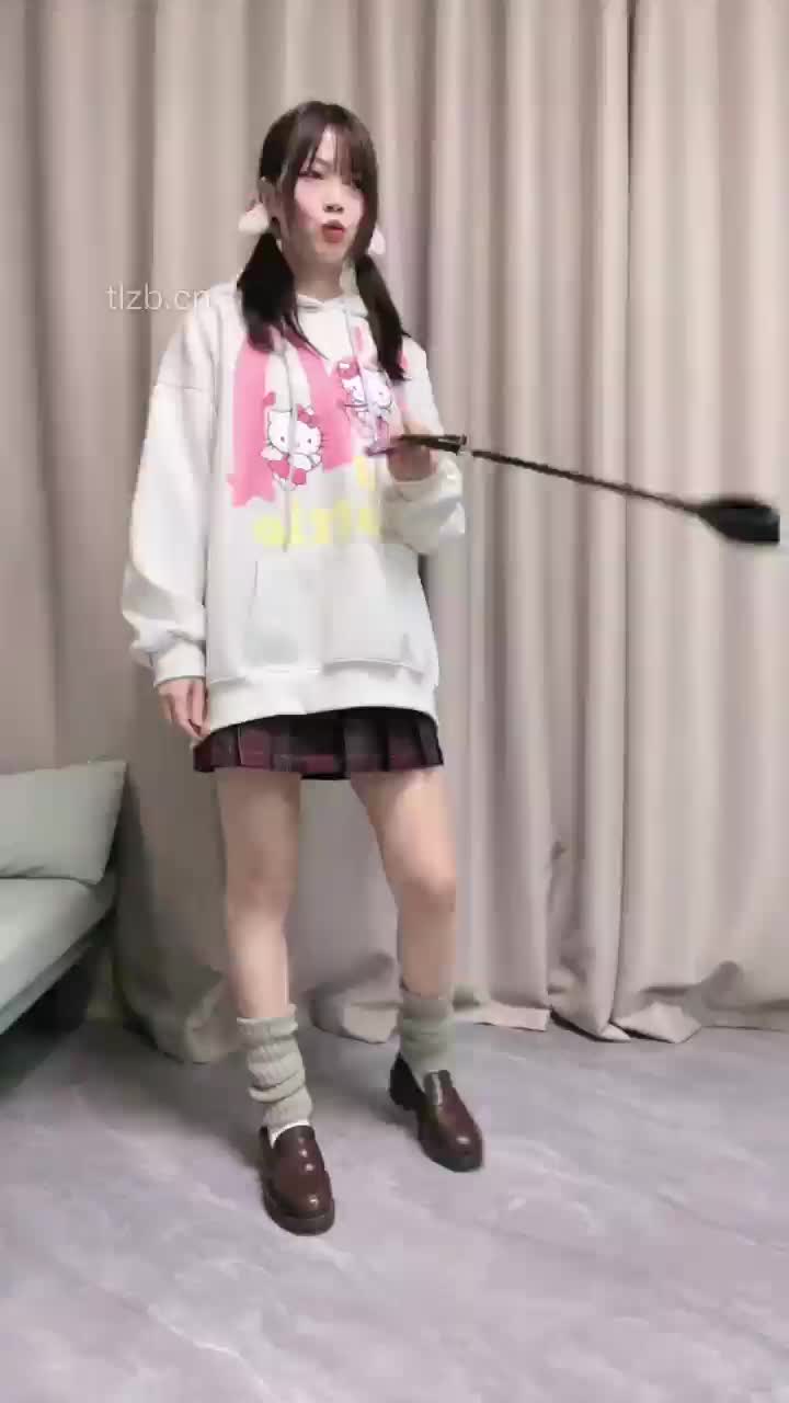 双马尾 白袜 堆堆袜 裸足 小皮鞋 真人调教 首次调教直播 舔鞋 舔脚 深喉 羞辱